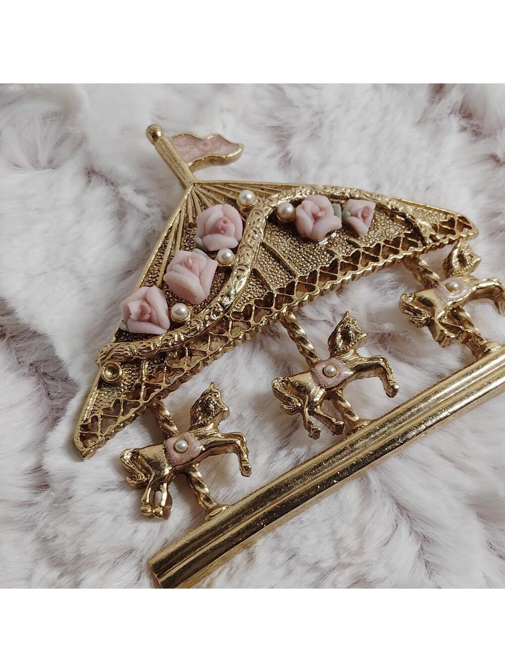 Large Vintage 1928 Brand Gold Tone Pink Carousel Carnival Horses Brooch Pin